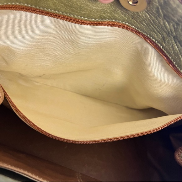 Jo Ann Page Medium East-West in Olive Cow and Bronze Trim, Full-grain Leather - Picture 12 of 14